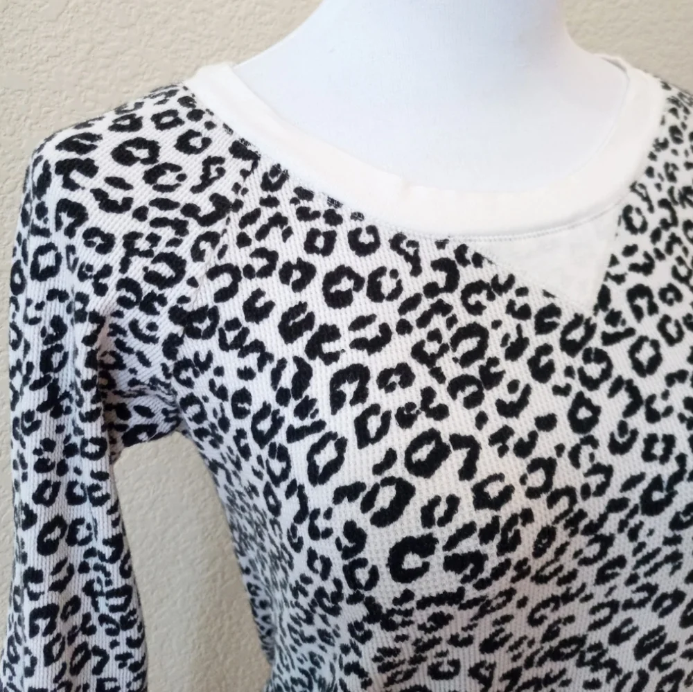 Victoria's Secret Y2K black and white leopard print thermal waffle knit top - Picture 3 of 6